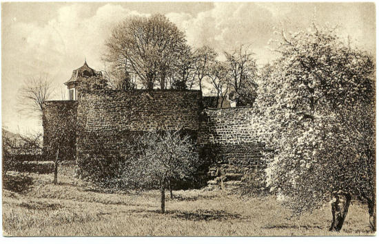 Stadtmauer 1